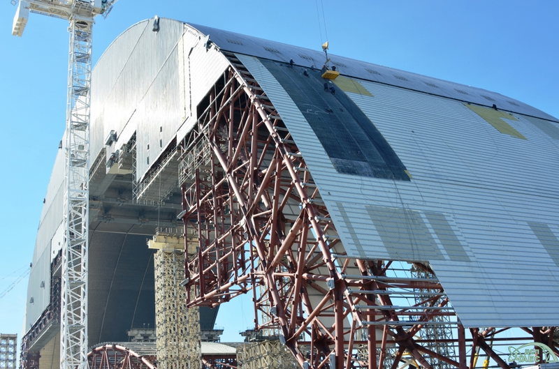 Illustration for article titled Chernobyl's Steel Radiation Shield Is the Biggest Moving Structure Ever